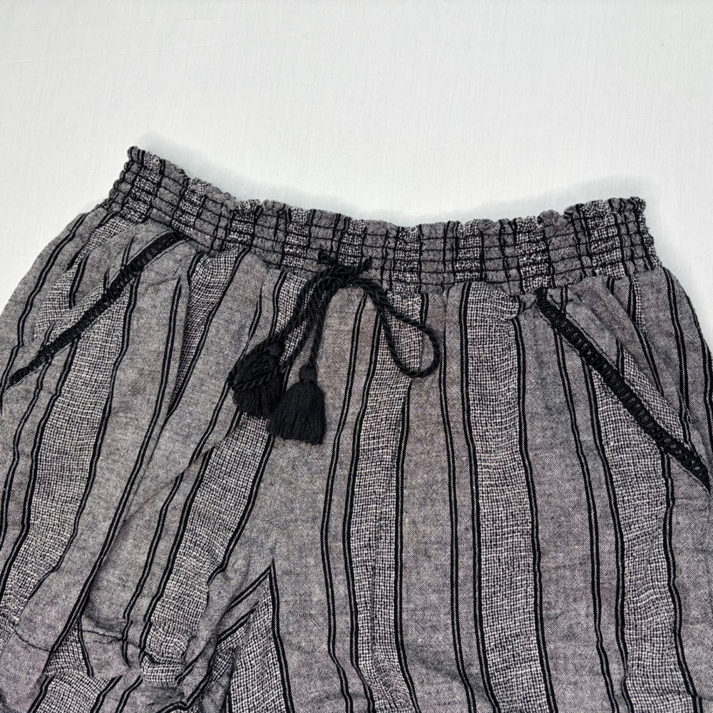 Briggs XL Gray Striped Shorts Drawstring Smocked Waist Casual Women's